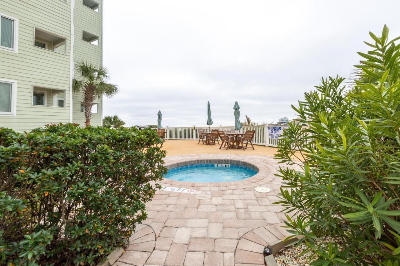 Sands Beach Club Briarcliffe Acres Экстерьер фото